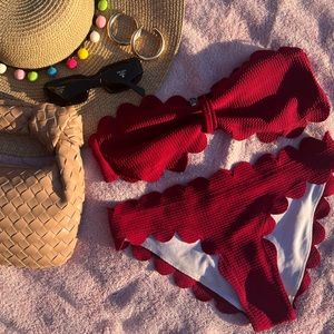 👙🚨 SWIM CLEARANCE: Scalloped Bandeau Bathing Suit Size: M BURGUNDY